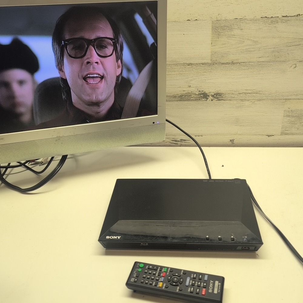 Sony BDP-S1100 Blu Ray DVD Player w/ HDMI Cable and‎ Remote Control